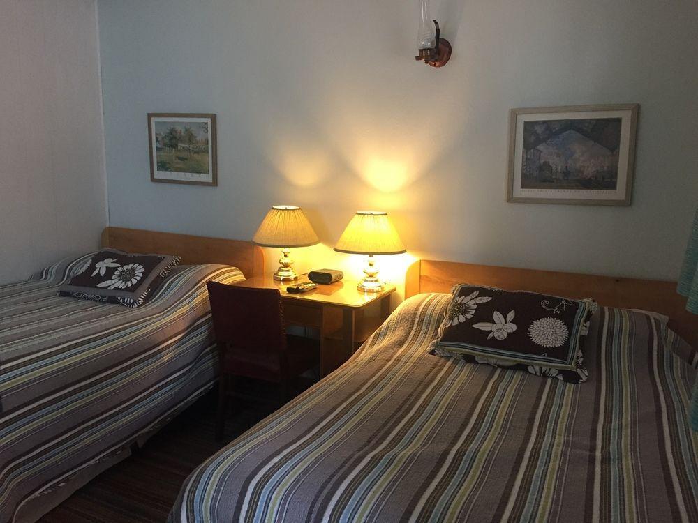 双峰汽车旅馆 Napanee 外观 照片