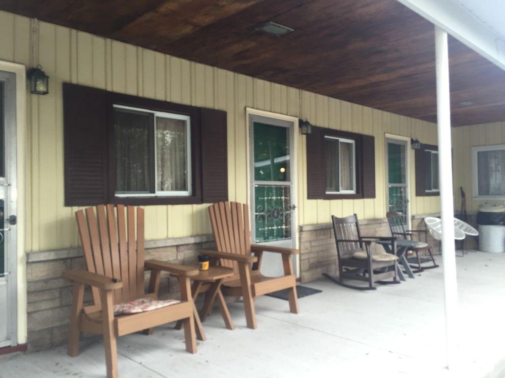 双峰汽车旅馆 Napanee 外观 照片