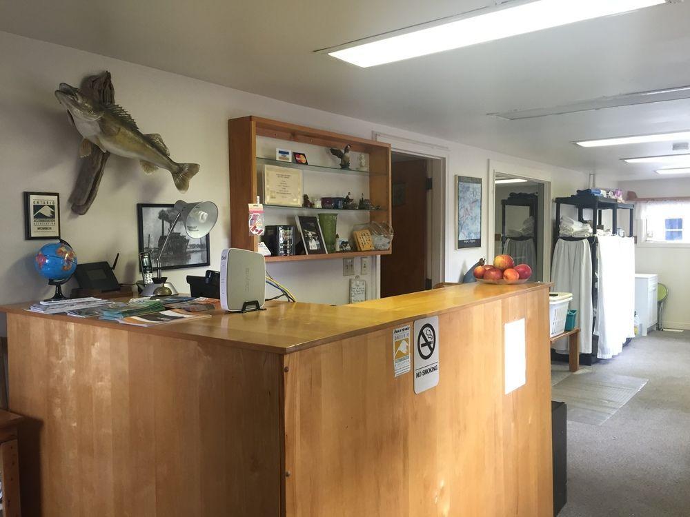 双峰汽车旅馆 Napanee 外观 照片