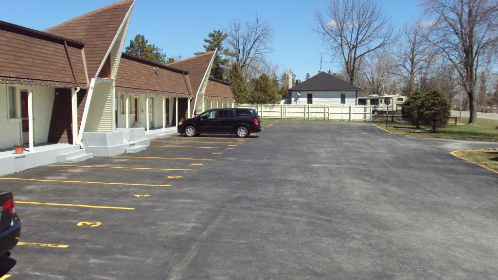 双峰汽车旅馆 Napanee 外观 照片