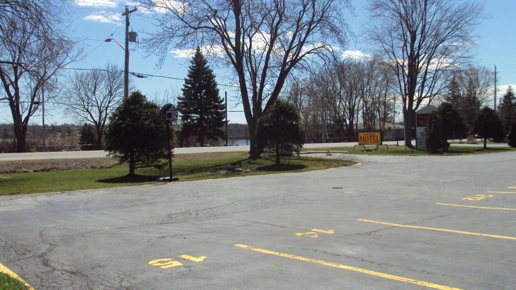 双峰汽车旅馆 Napanee 外观 照片
